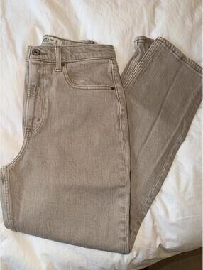 Abercrombie Tan Curve Love 90s Straight Ultra High Rise Jeans Size - 6 Short